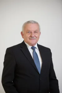 Cesta je naša povezava in možnost za kolesarjenje