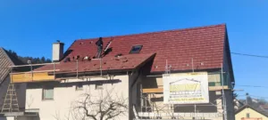Občinska stavba dobila novo kritino
