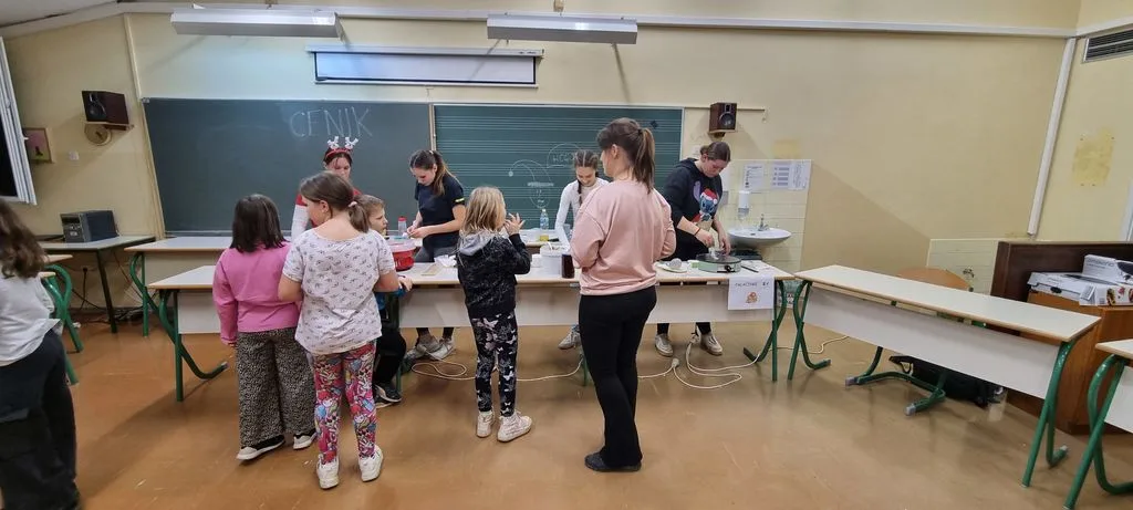 Učenci 9. razredov odplesali v novo leto