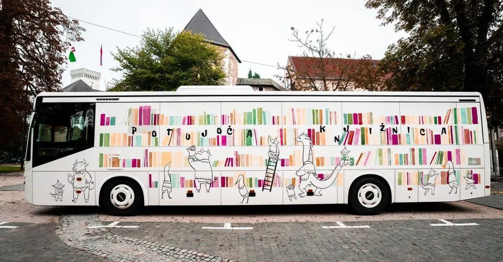 Bibliobus – potujoča knjižnica bo tudi letos obiskovala naše kraje