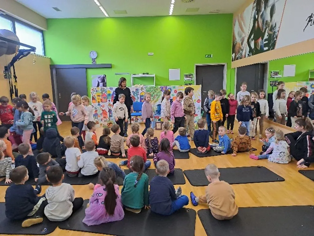 Čarobna ura za otroke vrtca in prvošolce, OŠ Log – Dragomer z Anjo Štefan