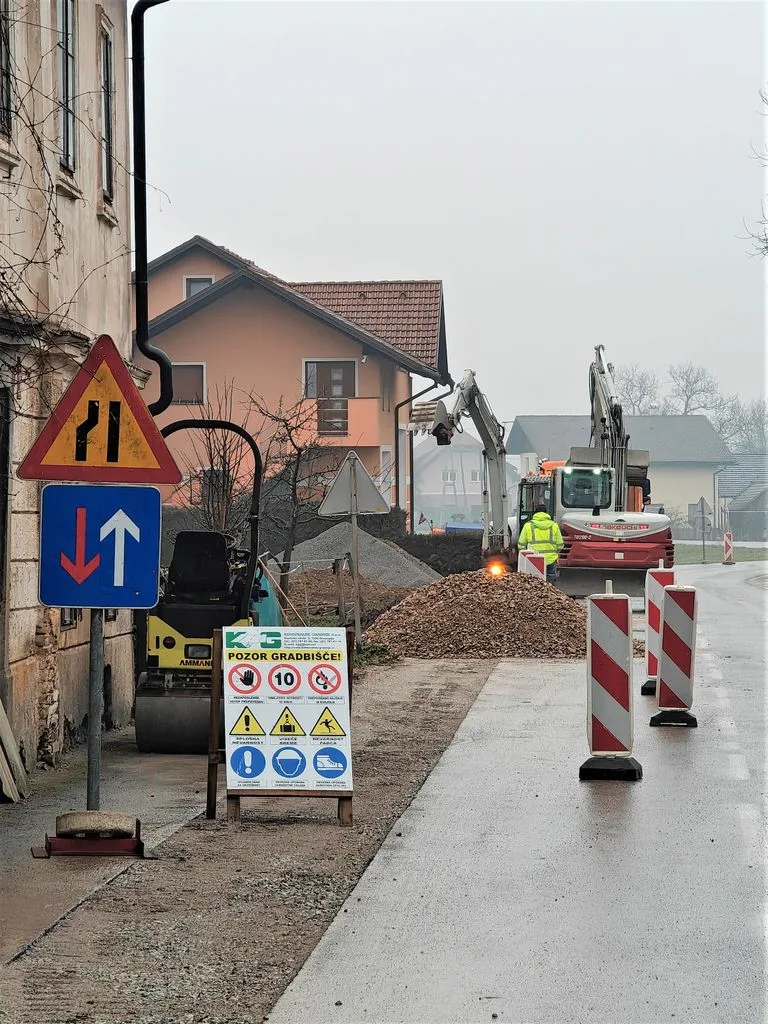 Gradnja vodovoda Koti