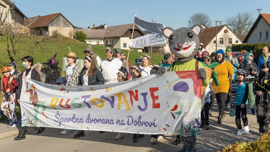 Pustovanje na Dobrovi