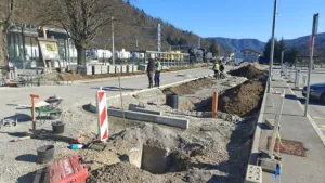 Prenova platoja med P+R in železniško postajo