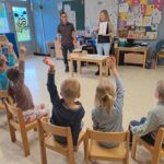 Glasbeni obisk v vrtcih Dobrova in Brezje