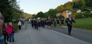 Prvomajska budnica na ulicah Horjula