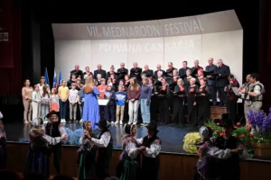 Že sedmi mednarodni pevski             festival