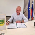 S podpisom pogodbe se nadaljuje prenova pokopališča v Dragomerju