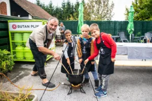 Na Bregu zadišalo po čebuli in druženju