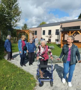 Prostovoljke DU Vrhnika na obisku v enoti doma upokojencev na Stari Vrhniki