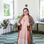 Zvezde, dih in kristali v studiu Lunakrajc