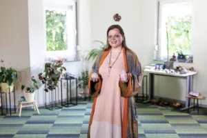 Zvezde, dih in kristali v studiu Lunakrajc