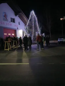 Prižig prazničnih lučk na Hruševem