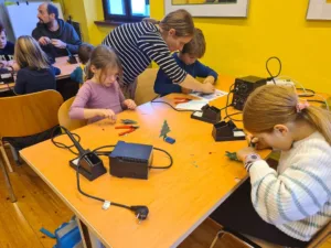 Elektronika za najmlajše na Miklavževem sejmu