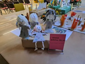 Osem let bralnega krožka Od pravljice do lutke