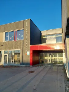 Učitelja Osnovne šole Dobrova v okviru Erasmus+ projekta “Zbudi se in beri” obiskala šolo na Norveškem