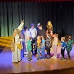 Miklavž razveselil otroke v Polhovem Gradcu