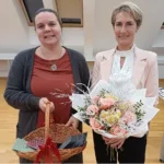 Bonton in darila: ko prazniki postanejo čas pozornosti in odnosa