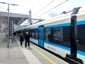 Intenzivna prizadevanja občine za izboljšanje železniških povezav in zmanjšanje zamud             potniških vlakov