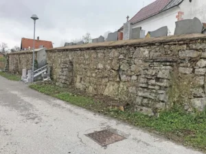 Prejeli smo: Zakaj Občina Vrhnika ignorira zakonodajo in potrebe krajanov?