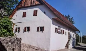 Zimzeleni  po Poti kulturne dediščine Žirovnica