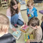 Obisk vrtca v knjižnici na Dobrovi