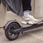 Pomembna sprememba zakona za voznike e-skirojev