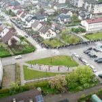 Živa replika dolžine viadukta je razkrila težave našega zdravstva