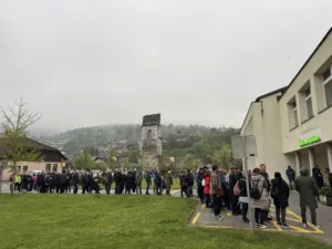 Zdravstveni dom Vrhnika obžaluje dolge vrste v Borovnici