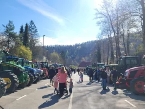 Tradicionalni blagoslov traktorjev na Dobrovi