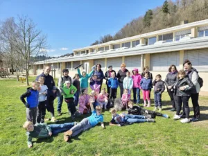 Čistilna akcija 3. a z babicami in dedkom