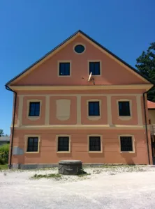 ŠKANDROVA HIŠA