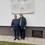 Spominska plošča Francu Šegovcu izpod rok Edvina Šćuka