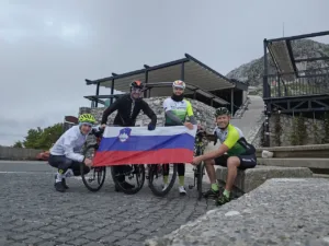 Tri države, kolesa in trije najvišji vzponi v 24 urah