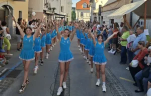 Uspešna sezona za vrhniške mažoretke in twirlerice