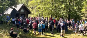 Na planini Jasenje ob hudourniku Martuljek nas je bilo veliko tudi iz Župnije Brezovica